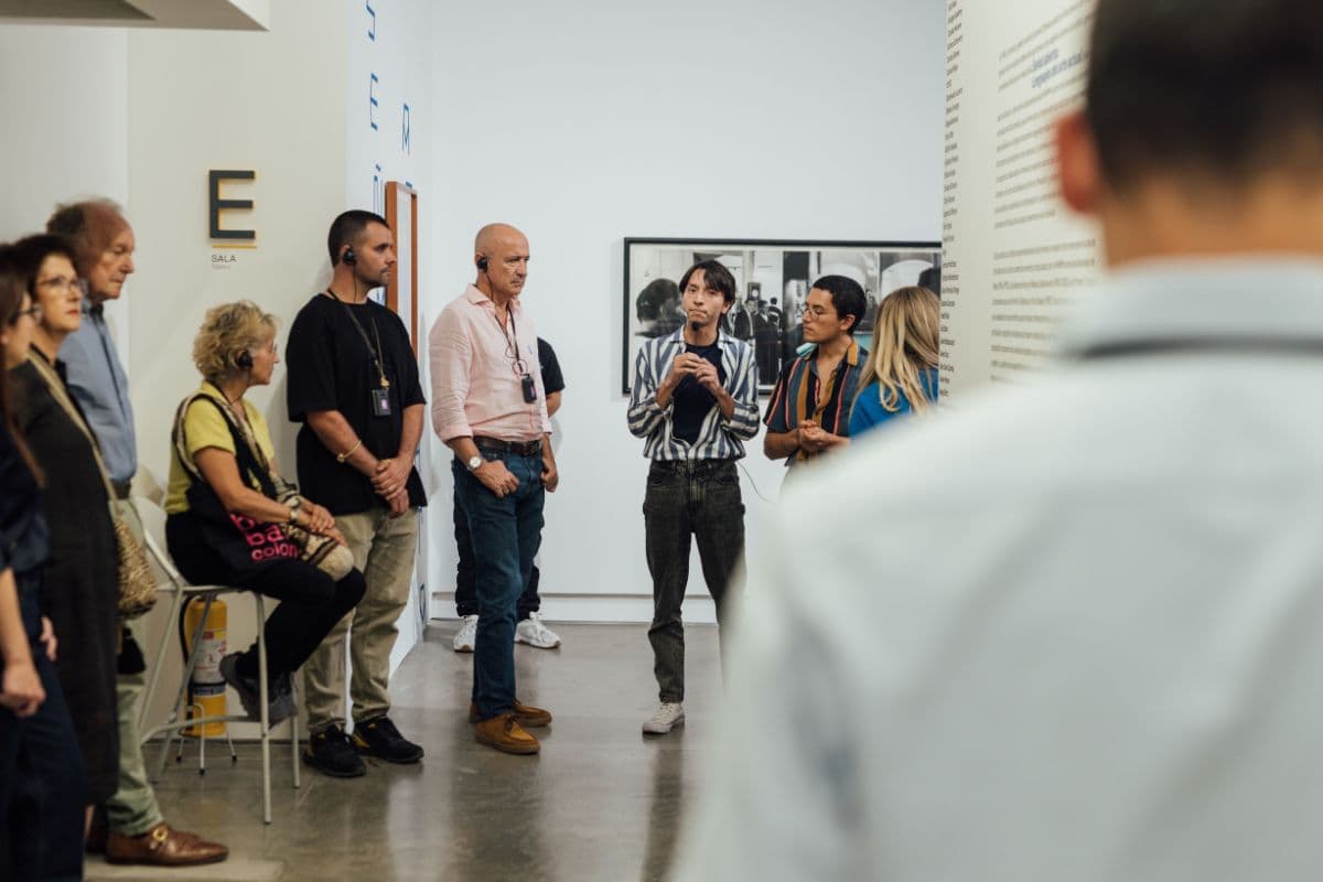 Actitudes plurales: recorrido por la exposición Señal abierta